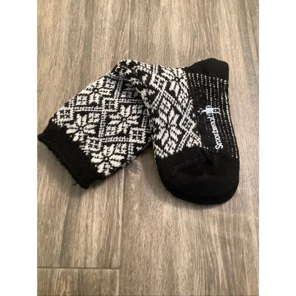 SmartWool Kids Medium Black Everyday Cozy Traditional Snowflake Crew Socks R8-10